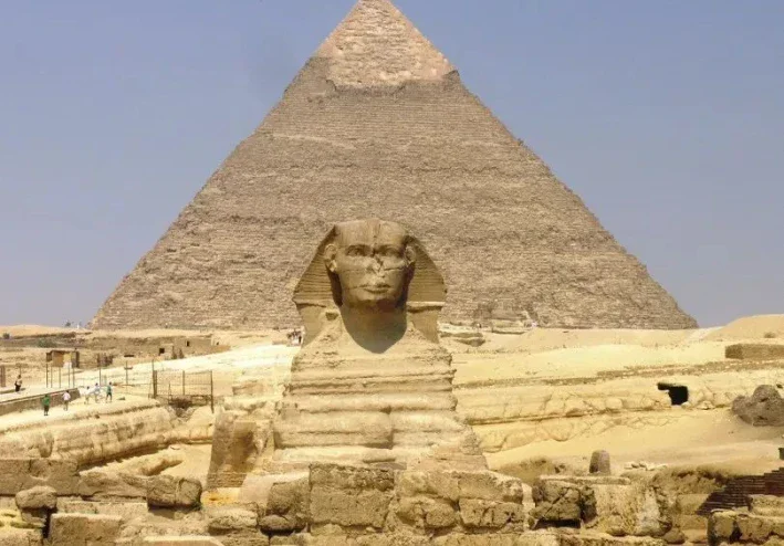 الاستفاده من السياح والزوار عن طريق السوشيال ميديا