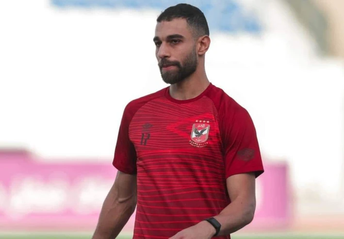 عمرو السوليه لاعب الأهلي ومنتخب مصر