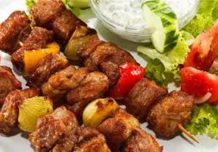 طريقة تحضير الكباب والشوئ الكباب علي الفحم