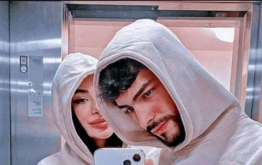 :مـذهـلـهہ وڪـأنـك مُـقـتـبـسـهہ مِـن ضـوء القـمّـر قصة حب