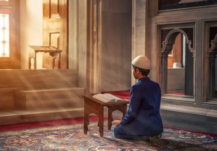 الْوَاجِبُ فِي خِتَامِ الشَّهْـر وكيف تتدبر القراءن الكريم