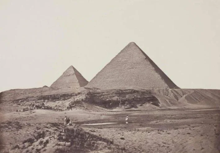 حضارة بلاد العراق القديمه وحضارة فينيقيا.