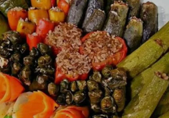المحشي: رحلة عبر النكهات والتاريخ