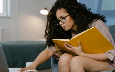 كيفية إنشاء دورات تعليمية عبر الإنترنت وكسب المال منها