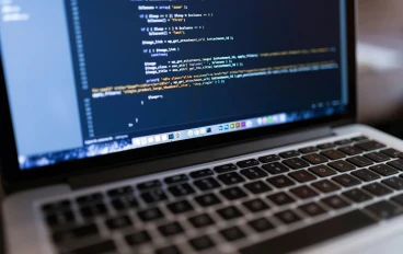 كيف تبني مستقبلك في التصميم الجرافيكي وتطوير الويب؟