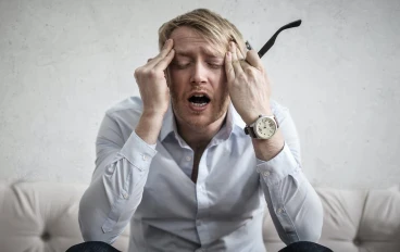 اسباب الشعور بالصداع وطرق التخلص منه نهائيا بدون أدوية