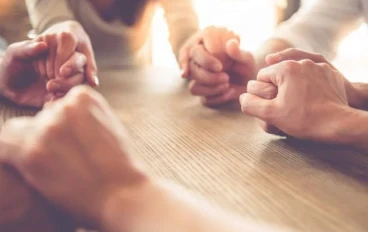 يوماً ما سيأتي أحدهم ليصلح خرابك الداخلي