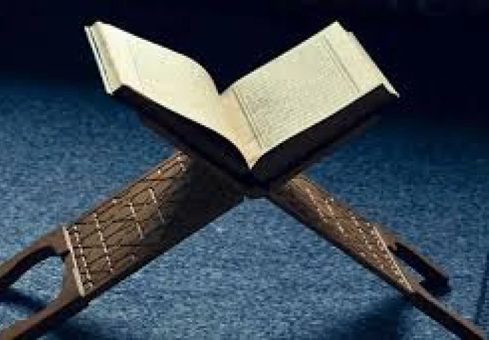 في عمق القرآن: نظرة شاملة على كتاب الله المقدس"