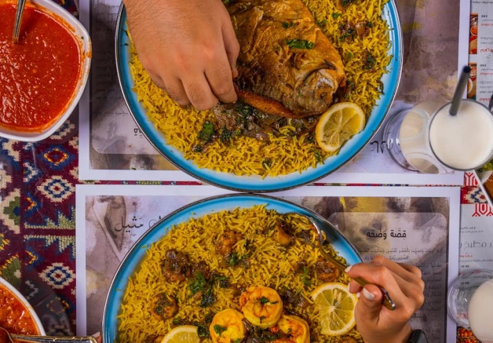 "الكبسة: طبق تقليدي يجمع بين الأصالة والنكهة في المطبخ العربي"