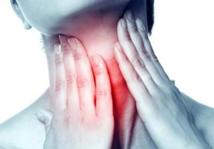 طرق علاج التهاب الحلق بالادوية والطب البديل
