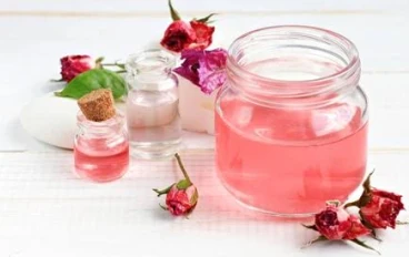 ماء الورد للبشرة من طريقة إعداده حتى فوائده