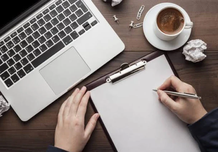 كيف تكتب مقالات في ٥ خطوات