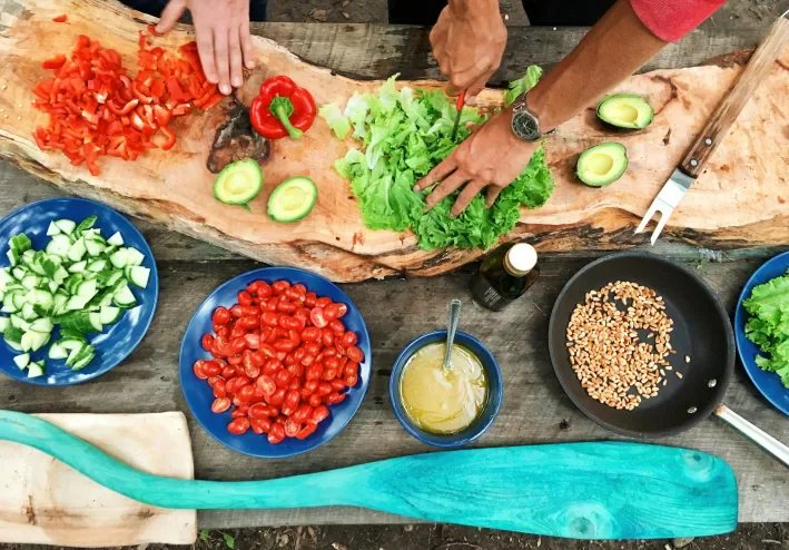 Scientists Identify the Optimal Diet for Reducing Mortality Risk in Older Adults