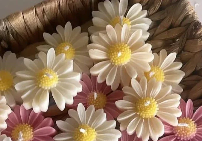 شموع عطرية يدوية الصنع