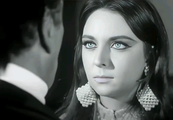 نورا المغربي قصه الفنانه متعدده الاصول في فيلم العتبه قزاز