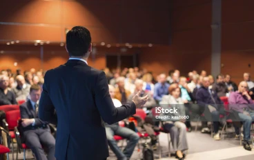 كلية التجارة من الكليات القمة 