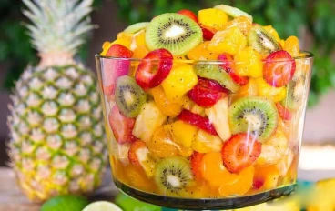 سلطة الفواكه حلوى طبيعية لجميع الأعمار
