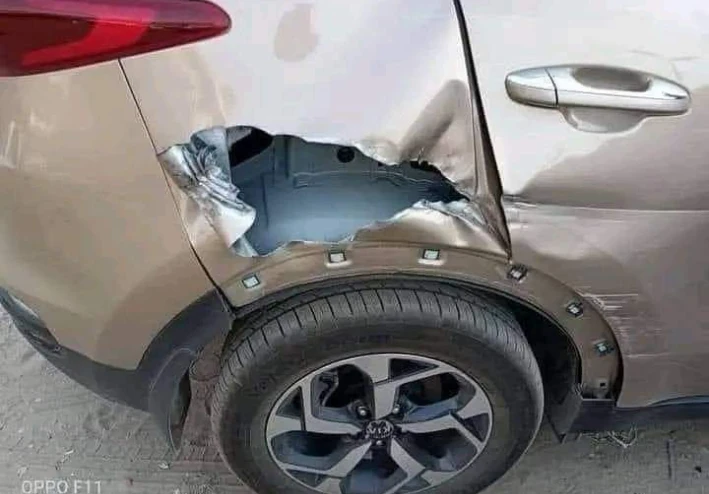 ألقت الشرطة القبض على رجل كان ينظف سيارته الجديدة / فوجدو شي غريب بسيارة