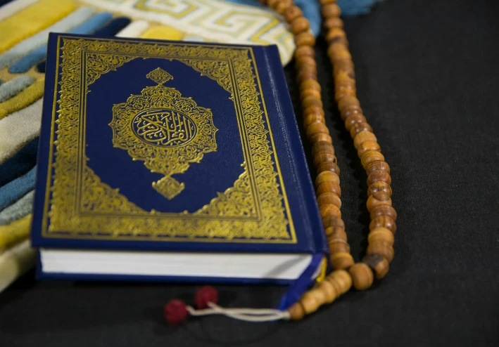 طريقة حفظ القرآن الكريم للكبار: خطوات فعّالة ونصائح لتسهيل الحفظ