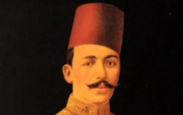 تمثال الزعيم  الراحل مصطفي كامل.
