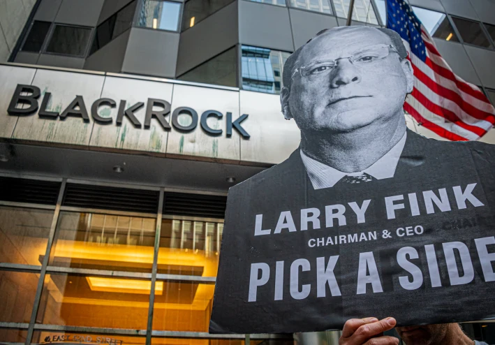 شركة BlackRock هل هي تحكم العالم بالفعل كما يعتقد البعض؟!