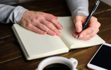 كتابة مقال احترافي متوافق مع قواعد السيو بخطواط بسيطة