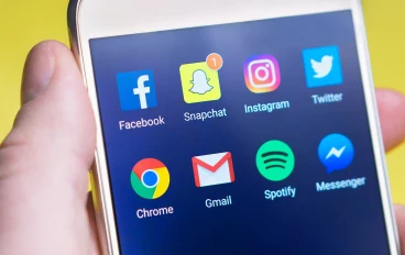 مميزات وعيوب مواقع التواصل الاجتماعي