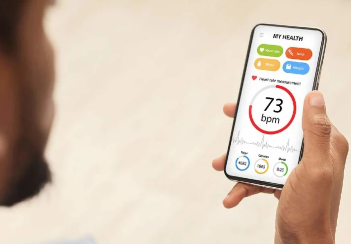 التطبيقات الصحية واللياقة في الخليج 2025: رفيقك الذكي نحو حياة أفضل