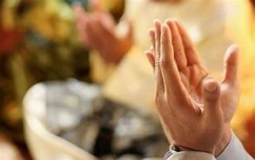الأدعية والأذكار: غذاء الروح وراحة القلب في حياة المسلم