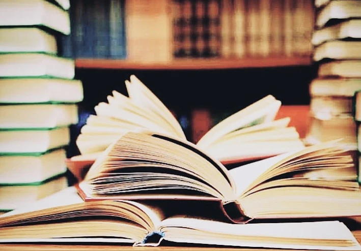 أهمية الكتب ودورها في حياة الانسان