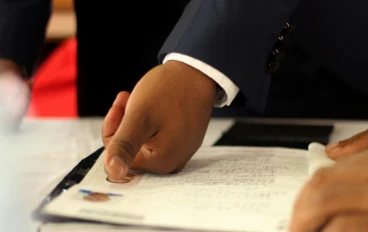 أصابع سيليكون.. حين تتحول البصمة إلى أداة نصب