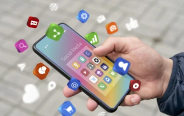 مواقع التواصل الاجتماعي… من وسيلة ترفيه إلى شريك في الحياة اليومية