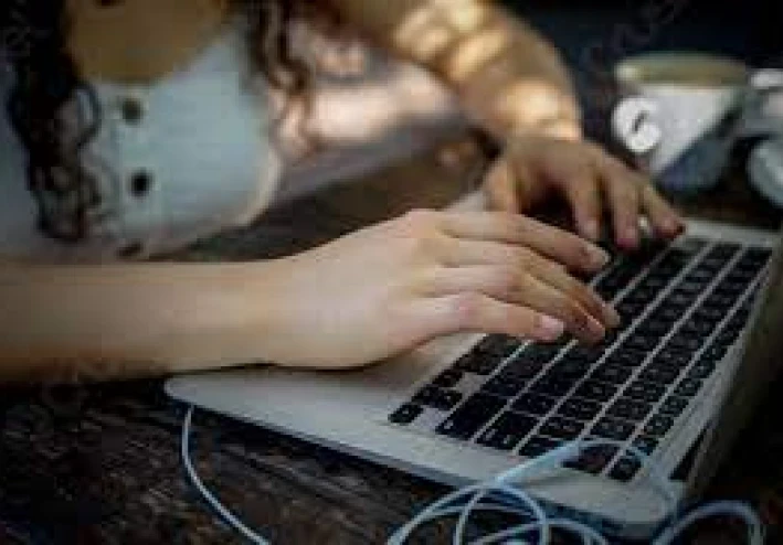 العملات الرقمية أو النقود الإلكترونية أو العملات الإلكترونية