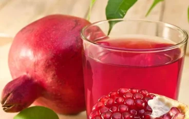 🍷 عصير الرمان: مشروب طبيعي يحمل أسرار الصحة والجمال
