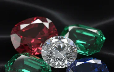 💎أسرار الأحجار الكريمة: كنوز الأرض التي أسرت القلوب عبر العصور