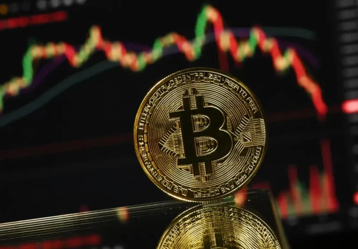 للمرة الأولى منذ مطلع العام الجاري... صناديق المؤشرات ترفع العملة الرقمية الأكبر "بيتكوين" عند المستوى 80 ألف دولار