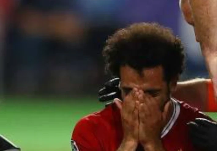 محمد صلاح باكيًا: لن أعود إلى ليفربول… لحظة هزّت قلوب الجماهير