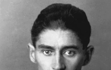 فرانز كافكا.. الكاتب الذي حوّل القلق الإنساني إلى أدب خالد