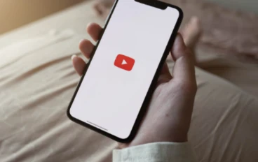 دعم صُنّاع المحتوى على يوتيوب: مراجعة للموسيقيين الذين يبنون صوتهم الرقمي