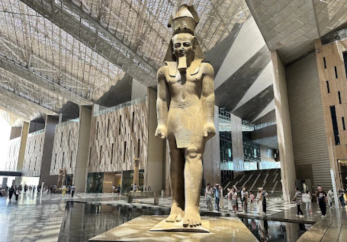 مجد المصريون مستمر ( المتحف المصري الكبير )