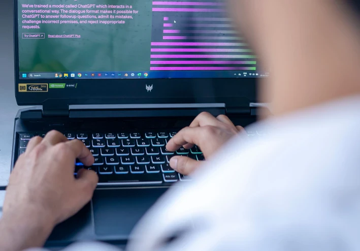 How to Give Professional Prompts to AI Tools and Get Better Results