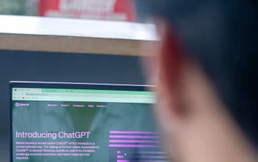 How to Give Professional Prompts to AI Tools and Get Better Results