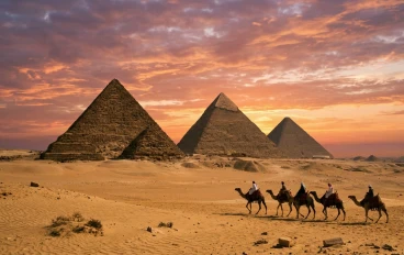 أسرار لم تبح بها الرمال: رحلة عبر الزمن إلى أهرامات الجيزة