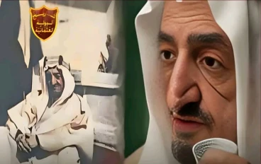 ملك علي عتبت المسجد