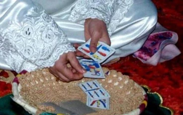 تجارة الوهم: كيف يستغل المشعوذون جهل ويأس الباحثين عن المعجزات؟