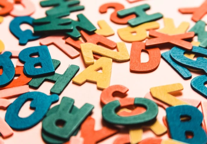 5 طرق فعالة لتعلم اللغة الإنجليزية مجانًا للمبتدئين