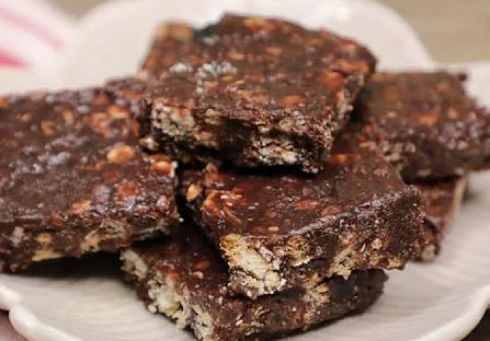 🍫❄️ ليزي كيك الشوفان المثلج - حلى بارد صحي ولذيذ بدون فرن