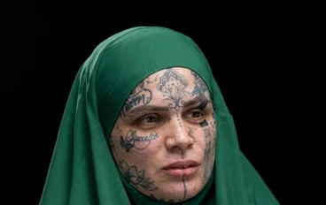 من عبادة الشيطان إلى رب الأكوان 