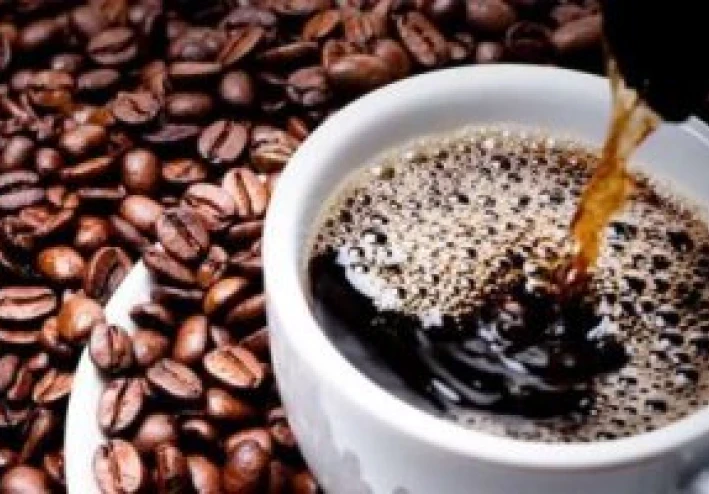 القهوة بدون سكر: رحلة صحية غنية بالفوائد