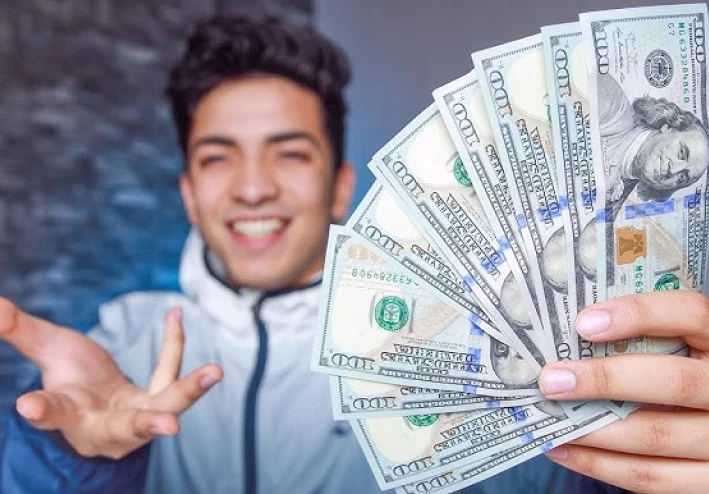 كيف تحقق أول 100 دولار من العمل الحر؟ دليل المبتدئين خطوة بخطوة في 2026
